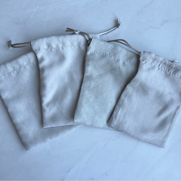 Kendra Scott Grey Dust Bags Set of 4 - Picture 2 of 3
